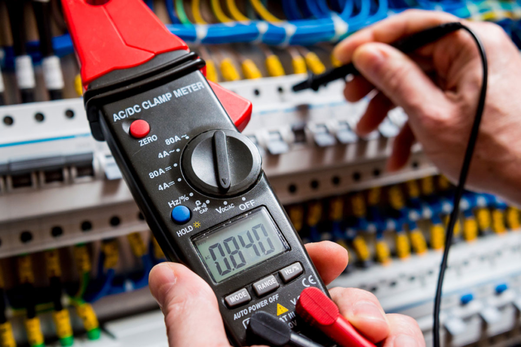 Warum die Prüfung ortsfester elektrischer Anlagen bereits bei der Planung berücksichtigt werden sollte