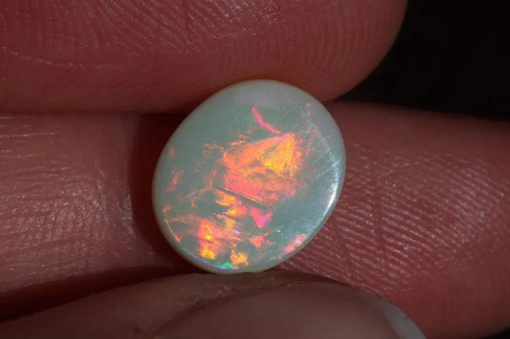 Opal-Edelstein: Ein geologisches Phänomen und ein Sammlertraum