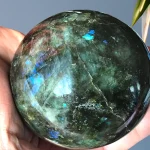 labradorit kaufen und die magische Aura des Regenbogensteins entdecken